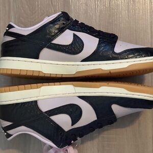 Nike Black and lilac Sneakers with Gum Sole